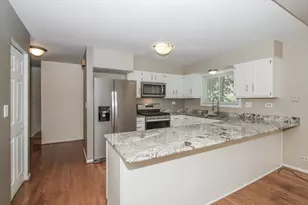 1512 Kirkwood Dr, Geneva, IL 60134 - Photo 10