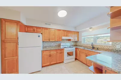 4750 N Elston Avenue #201D, Chicago, IL 60630 - Photo 4
