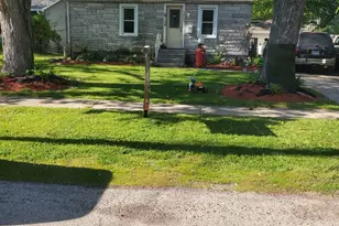 327 Burbank Ave, Woodstock, IL 60098 - Photo 1