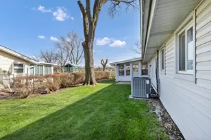 319 S Braintree Dr, Schaumburg, IL 60193 - Photo 26
