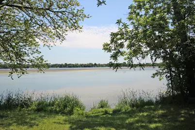 338 E Lakeview Avenue, Round Lake Beach, IL 60073 - Photo 10