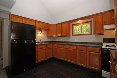 338 E Lakeview Avenue, Round Lake Beach, IL 60073 - Photo 30