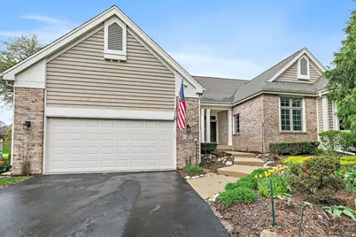 3 Sunvalley Court, Lake in the Hills, IL 60156 - Photo 2