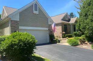 3 Sunvalley Ct, Lake in the Hills, IL 60156 - Photo 1