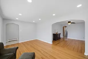 3448 W 73rd St, Chicago, IL 60629 - Photo 4