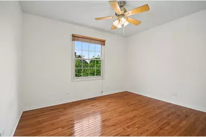 865 Warwick Lane SE, Lake Zurich, IL 60047 - Photo 14