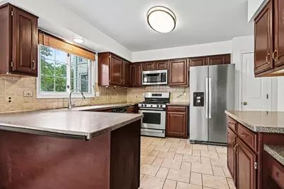 865 Warwick Lane SE, Lake Zurich, IL 60047 - Photo 2