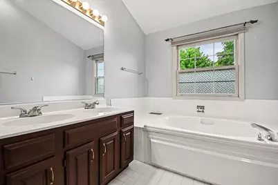 865 Warwick Lane SE, Lake Zurich, IL 60047 - Photo 18