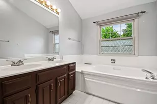 865 Warwick Ln SE, Lake Zurich, IL 60047 - Photo 18
