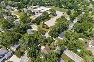 1045 Magnolia Ln, Naperville, IL 60540 - Photo 100