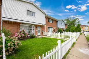 8828 Dee Rd, Des Plaines, IL 60016 - Photo 2