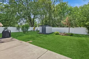 854 Sunrise Pl, Roselle, IL 60172 - Photo 18