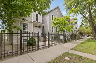 1634 N Sawyer Ave, Chicago, IL 60647 - Photo 2