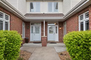 10802 Canterbury Dr, Mokena, IL 60448 - Photo 2