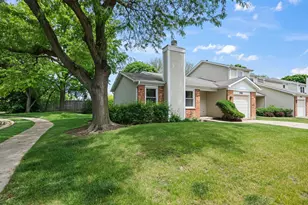 948 Longboat Ln, Schaumburg, IL 60194 - Photo 2