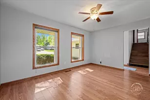 966 N Elmwood Dr, Aurora, IL 60506 - Photo 2
