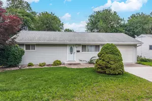 218 N Coolidge St, Normal, IL 61761 - Photo 2