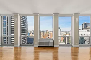 111 E Chestnut St, Chicago, IL 60611 - Photo 2