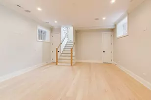 1910 W Fletcher St, Chicago, IL 60657 - Photo 22