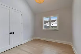 1910 W Fletcher St, Chicago, IL 60657 - Photo 36