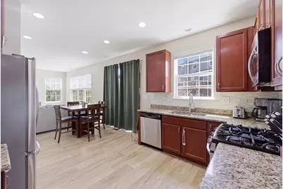 803 W Courtland Street, Mundelein, IL 60060 - Photo 8