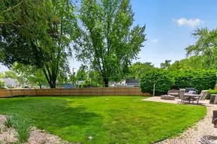 249 Hickory Ln, Antioch, IL 60002 - Photo 34