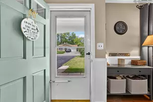 249 Hickory Ln, Antioch, IL 60002 - Photo 6