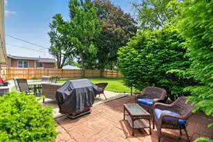 249 Hickory Ln, Antioch, IL 60002 - Photo 30