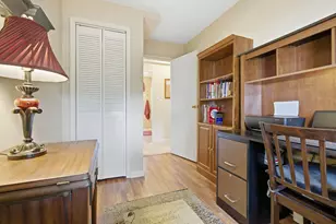 1210 Greenlawn Dr, Bloomington, IL 61701 - Photo 16
