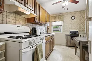 1210 Greenlawn Dr, Bloomington, IL 61701 - Photo 22