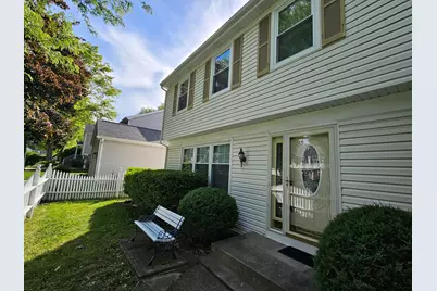 10 Mayflower Road, Vernon Hills, IL 60061 - Photo 2