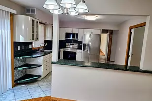 10 Mayflower Rd, Vernon Hills, IL 60061 - Photo 10