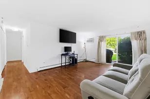 1080 Knoll Ln, Hoffman Estates, IL 60169 - Photo 2