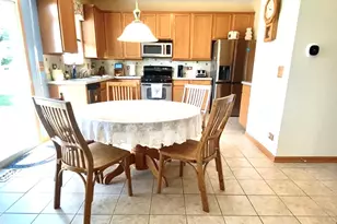 1056 Deertrail Ct, Antioch, IL 60002 - Photo 10