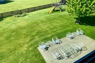 1056 Deertrail Ct, Antioch, IL 60002 - Photo 28