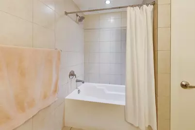 1570 Elmwood Avenue #909, Evanston, IL 60201 - Photo 14