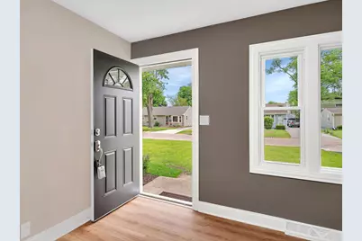 512 N Westlawn Avenue, Aurora, IL 60506 - Photo 4