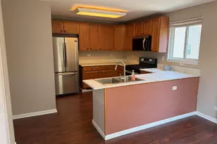 955 Emerald Dr, Pingree Grove, IL 60140 - Photo 6