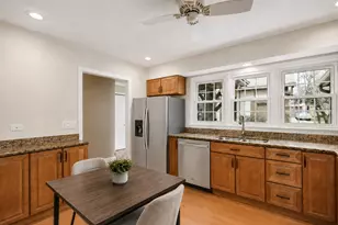 1150 Oakview Dr, Wheaton, IL 60187 - Photo 4