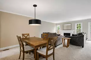 1150 Oakview Dr, Wheaton, IL 60187 - Photo 10