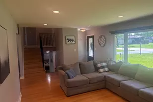 1006 Forest Dr, Elgin, IL 60123 - Photo 4