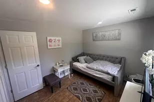 1006 Forest Dr, Elgin, IL 60123 - Photo 16