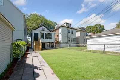 8613 S Colfax Avenue, Chicago, IL 60617 - Photo 30