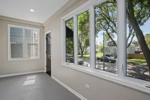 8613 S Colfax Ave, Chicago, IL 60617 - Photo 8