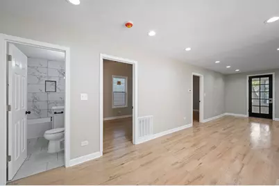 8613 S Colfax Avenue, Chicago, IL 60617 - Photo 6