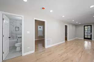 8613 S Colfax Ave, Chicago, IL 60617 - Photo 6