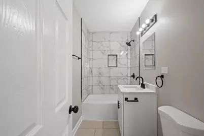 8613 S Colfax Avenue, Chicago, IL 60617 - Photo 14