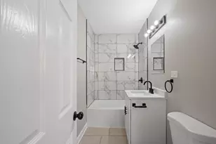 8613 S Colfax Ave, Chicago, IL 60617 - Photo 14