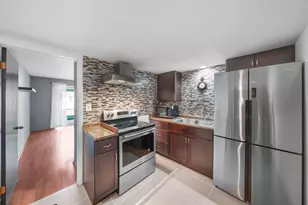 127 N Wolf Rd, Wheeling, IL 60090 - Photo 10