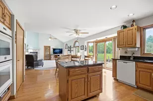 1223 Leinster Dr, Lemont, IL 60439 - Photo 6